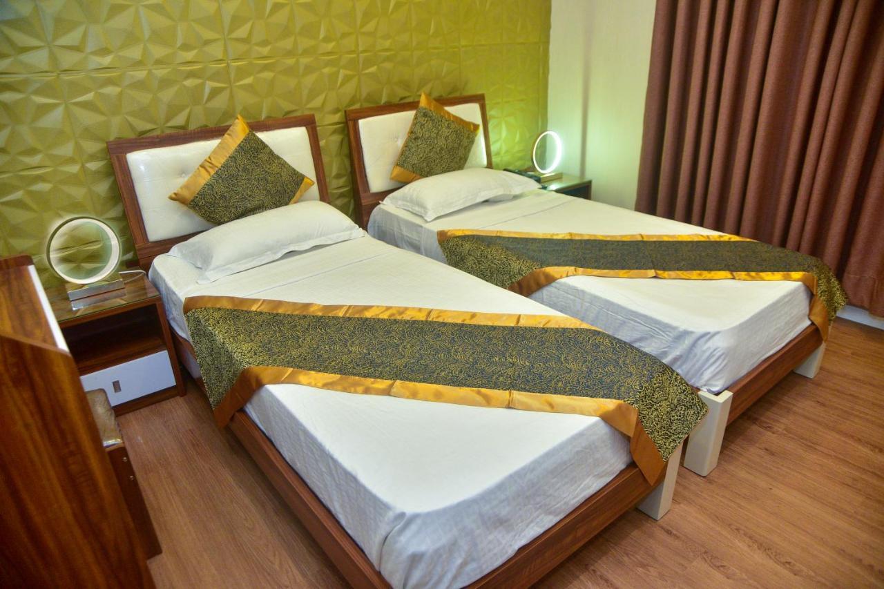 Hotel Blue Sky Kurunegala Buitenkant foto